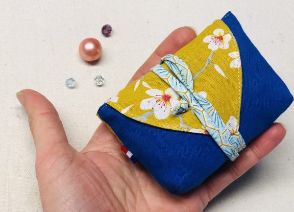 Pochette ou « nid à savon »  Ayami