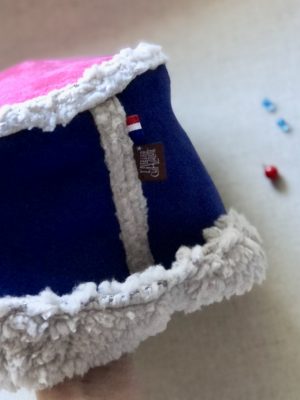 IMG_7204 Bonnet adulte BLEU ROI / ROSE